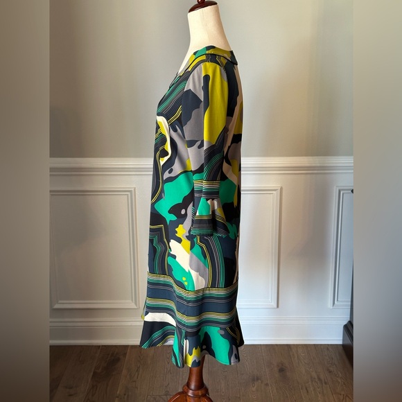 BCBGMAXAZRIA Abstract Print Dress size Medium - Picture 4 of 11
